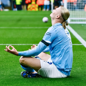 MANCHESTER CITY HUMBLE UNITED 3–0 IN ONE-SIDED DERBY