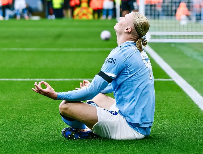 Halland MANCHESTER CITY HUMBLE UNITED 3–0 IN ONE-SIDED DERBY