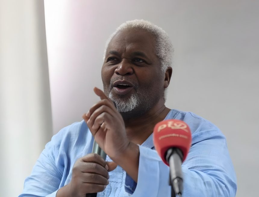 ELDERS CALL FOR A FOURTH REPUBLIC